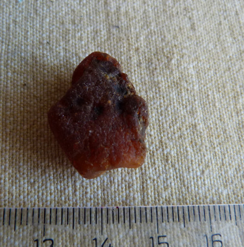Jantar surový baltský - 2,4 cm — foto 3