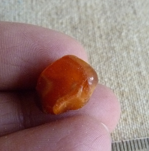 Jantar surový baltský - 1,4 cm — foto 3