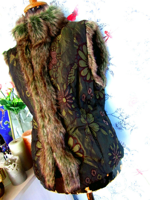 Vesta kožešinková boho eklektická — foto 2