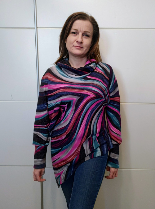 Asymetrický svetr — foto 4