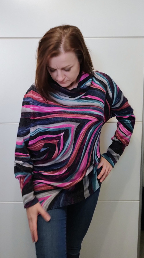 Asymetrický svetr — foto 2