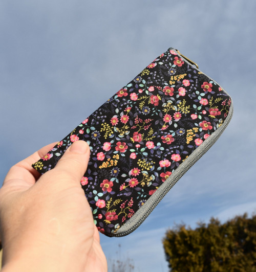 Obal na telefon - Kvítky na modré — foto 2