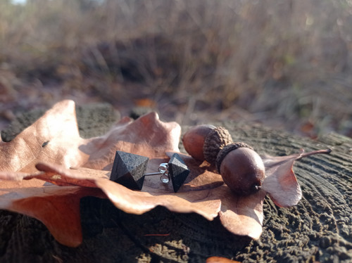 Pecky- černé pyramidky — foto 3