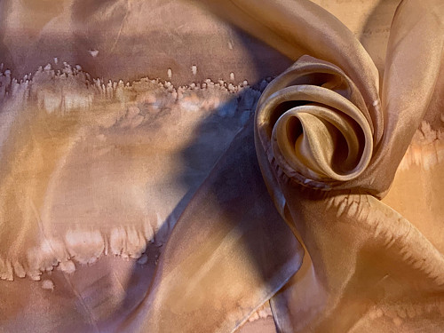 Slaný karamel - hedvábná šála 130x35 — foto 5