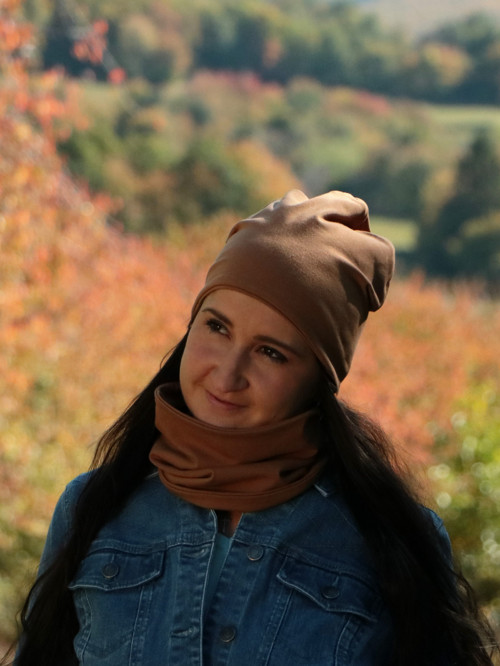 Karamel úpletová čiapka — foto 2