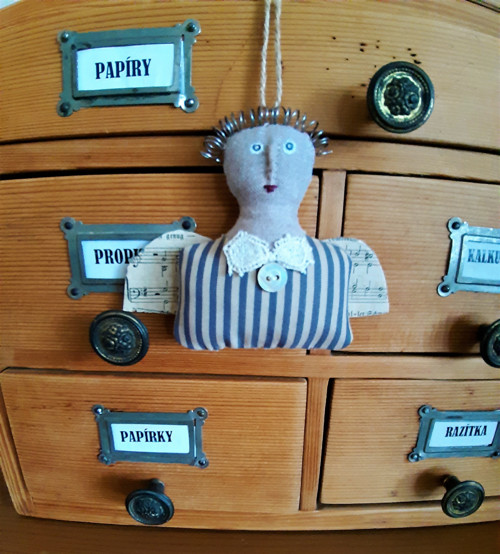 Anděl s motýlkem — foto 3