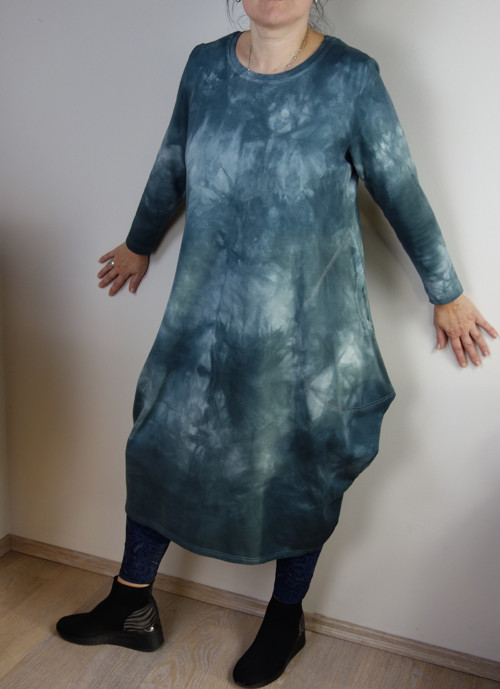 Šaty batik volné boky s kapsami — foto 4