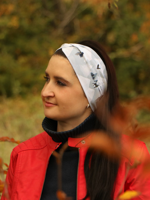 Prekrížená úpletová čelenka hory šedá — foto 2