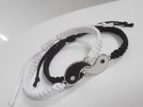"Jin Jang" - drhané náramky - 2ks (macramé) — foto 2