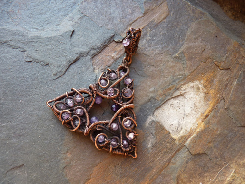 Triquetra ametystová — foto 3
