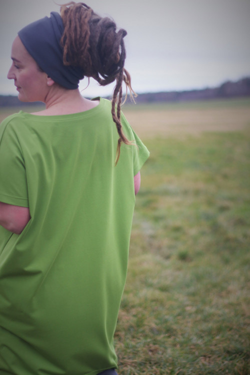 Svítící oversized šaty .......... L - XXL — foto 5