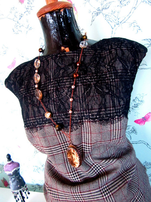 Pencil chic šaty tweed&krajka — foto 2