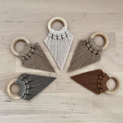 Macrame ozdoba na zavěšení — foto 3