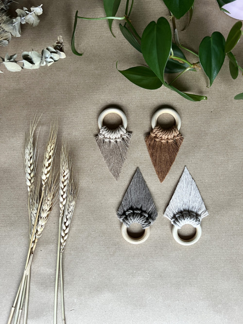 Macrame ozdoba na zavěšení — foto 2