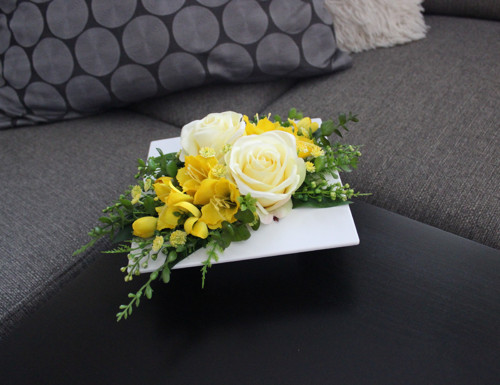 Ikebana s růžemi do žluta — foto 2