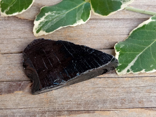 Obsidián černý, surový č. 20 — foto 4