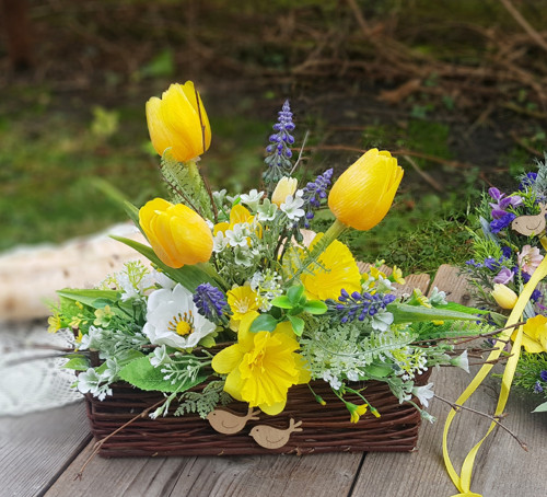 Košíček "Tulipány, modřence a narcisky" — foto 3