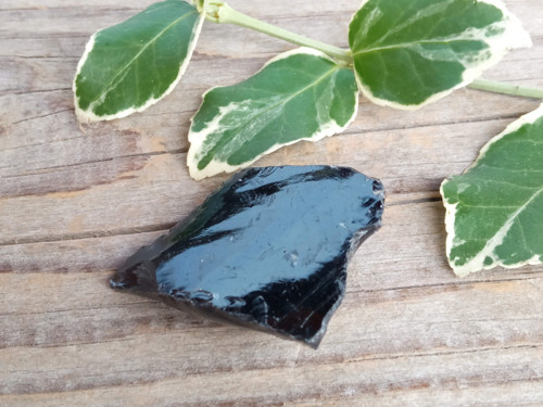 Obsidián černý, surový č. 22 — foto 4