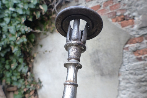 Ve světle...kovový svícen — foto 2