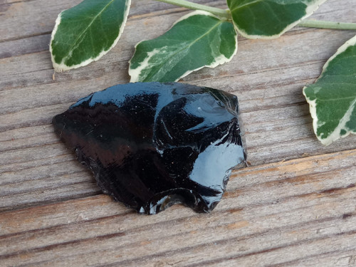 Obsidián černý, surový č. 23 — foto 2
