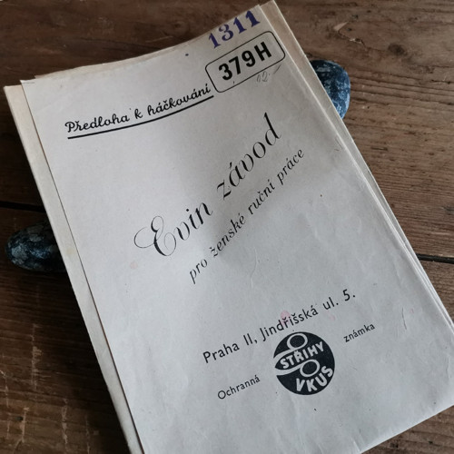 VKUS ... Evin závod ... háčkovaná pokrývka — foto 2