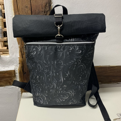 Černá krajka - přední kapsa na zip — foto 3