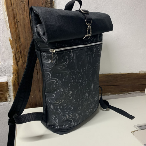 Černá krajka - přední kapsa na zip — foto 2