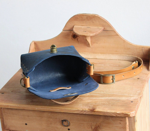Kožená mini kabelka *Crazy Blue* — foto 3