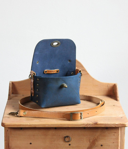 Kožená mini kabelka *Crazy Blue* — foto 4
