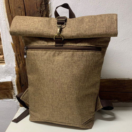 Hnědá elegance + přední kapsa na zip — foto 6