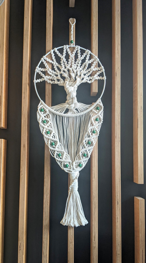 Macramé Boho biely strom so zelenými korálkami — foto 2