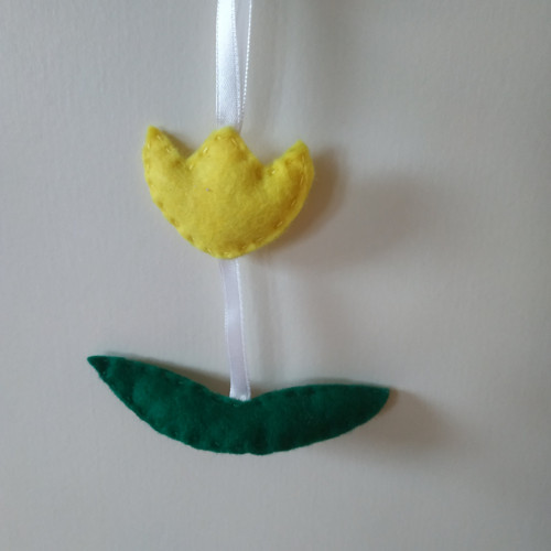 Žlutý tulipánek — foto 2