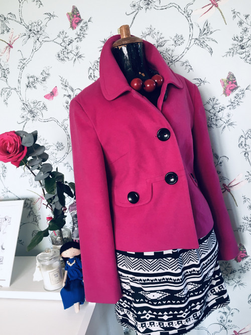 Kabátek retro look, fuchsiový — foto 3