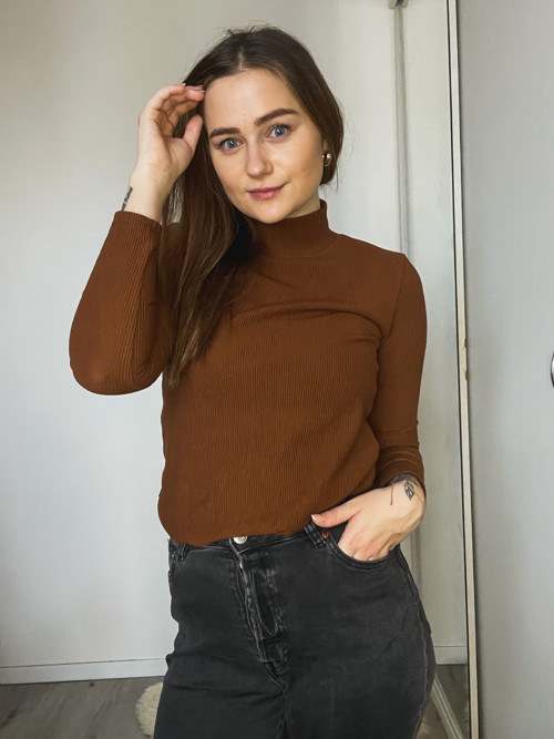 Žebrovaný rolák AMA brown — foto 4