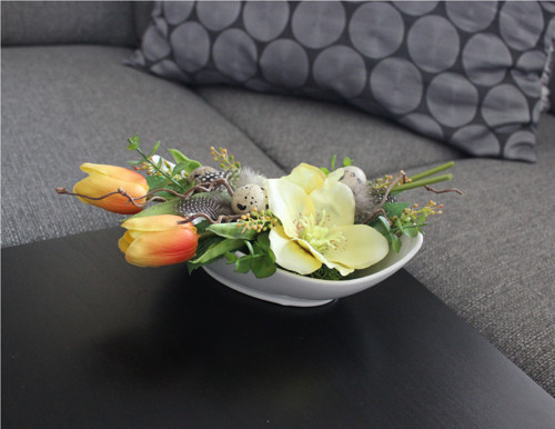 Keramická mistička s čemeřicemi a tulipány — foto 3
