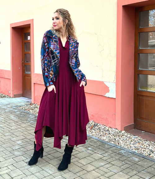 Šaty s cípy vínové — foto 5