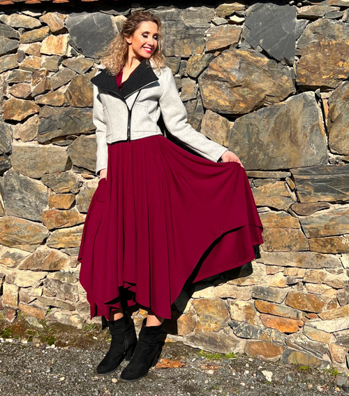 Šaty s cípy vínové — foto 4