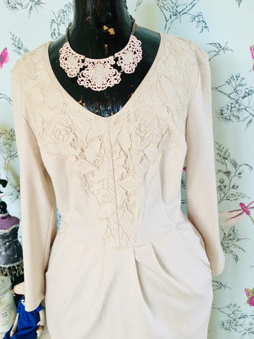 Šaty cream vintage look — foto 2