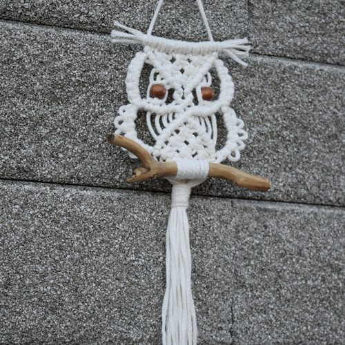 Macramé závěsná dekorace sova - bílá — foto 4