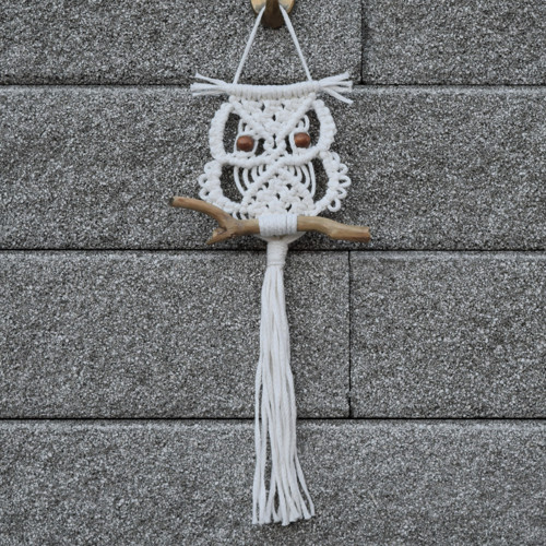 Macramé závěsná dekorace sova - bílá — foto 2