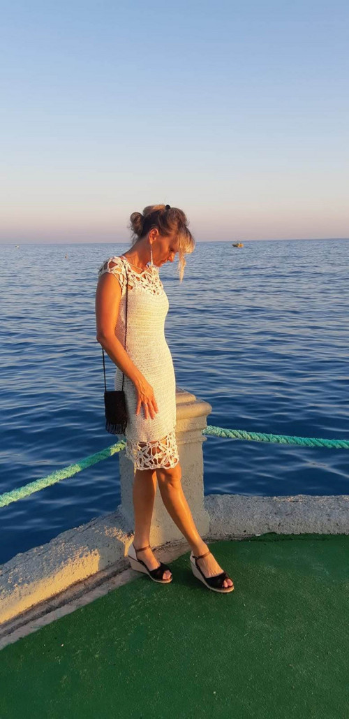 Letní háčkované šaty na pláž — foto 2