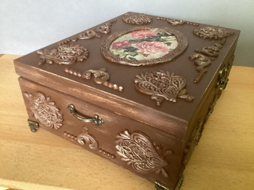 Starobylá dřevěná šperkovnice s decoupage — foto 2