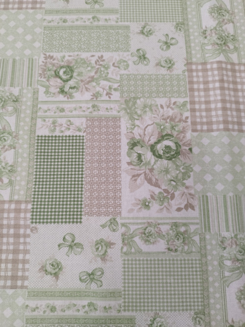 Ubrus 65*65cm ZELENKAVÝ PATCHWORK — foto 3