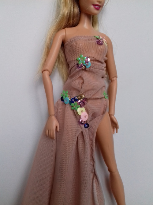 Šatičky pro Barbie - slavnostní č. 7 — foto 5