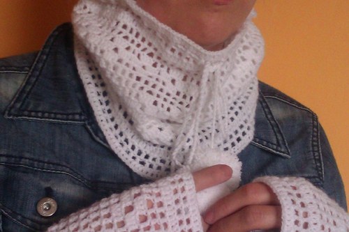 Háčkovaný nákrčník + rukavice VÝPRODEJ — foto 3