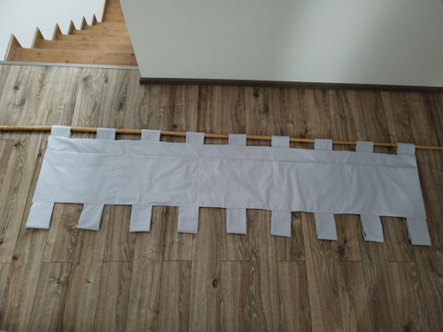 Dlouhý kapsář na domečkovou postel — foto 2