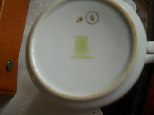 Hrnek - značený porcelán — foto 3