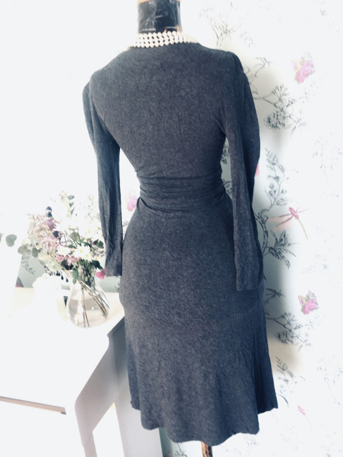 Šaty šedá elegance — foto 5