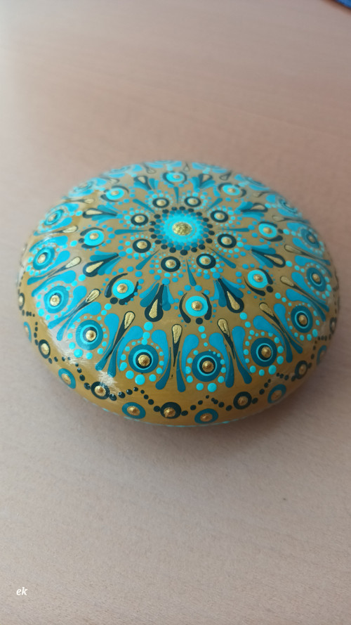 Malovaný kámen, mandala — foto 2