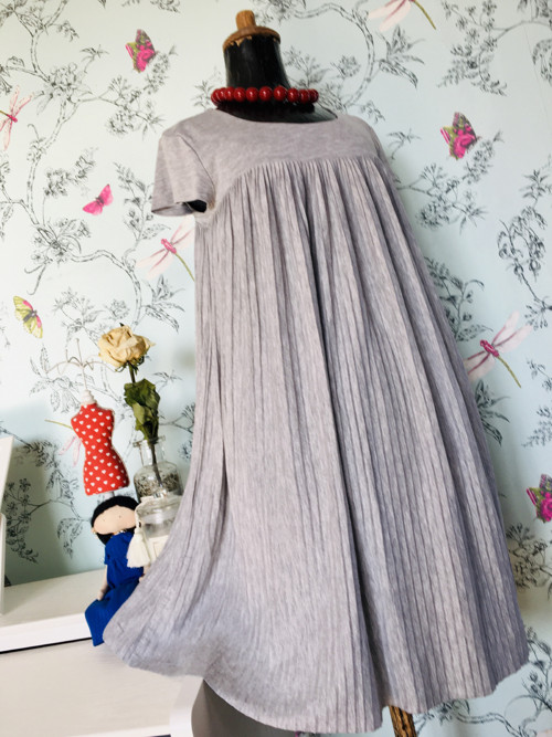 Šaty plisované baby doll — foto 2